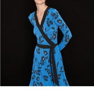 White House Black Market Reversible Faux Wrap Dress Size 14 Excellent Condition